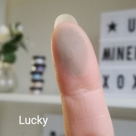 Minerale oogschaduw Lucky – vegan - sustoilable close up